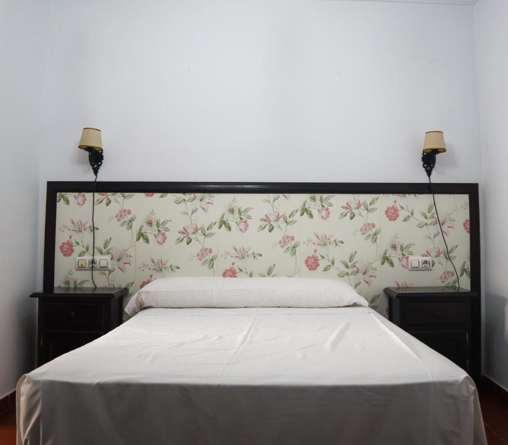 Apartamentos Turisticos Casa Cantillo Carmona  Luaran gambar