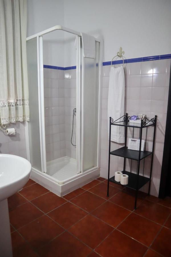 Apartamentos Turisticos Casa Cantillo Carmona  Luaran gambar