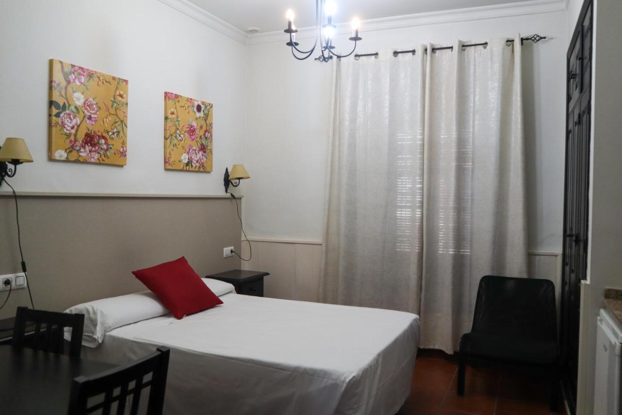 Apartamentos Turisticos Casa Cantillo Carmona  Luaran gambar